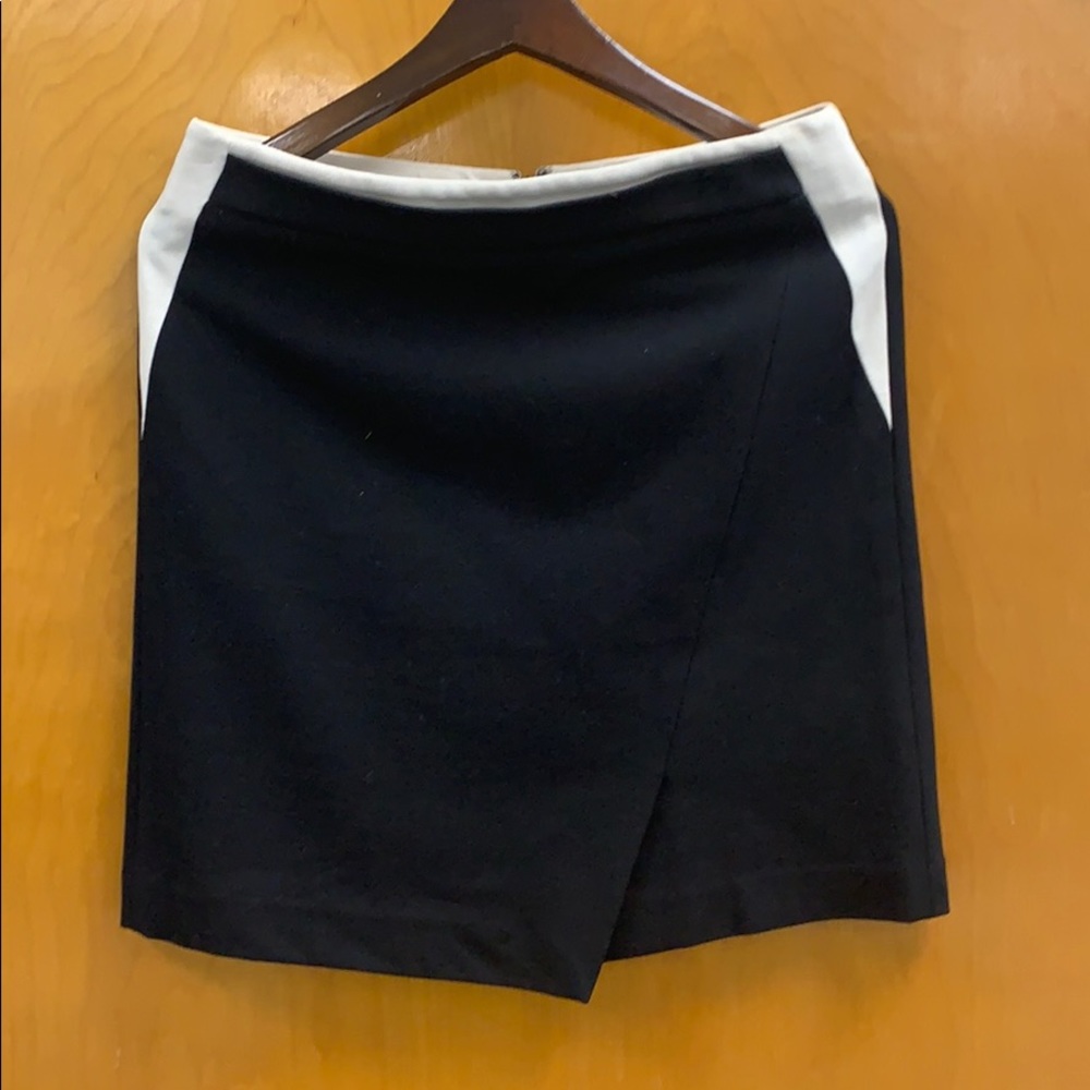 White house black market skirt size 4